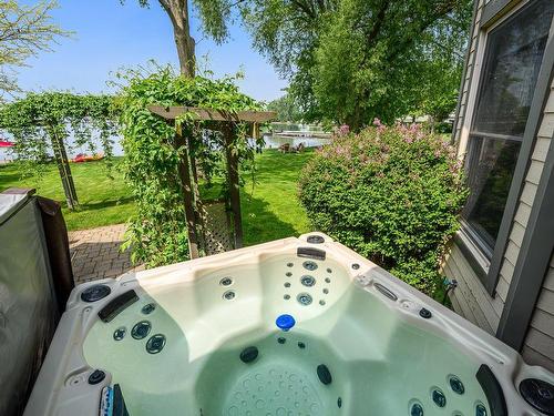 Spa - 32 Rue Du Lac, Les Coteaux, QC - Outdoor