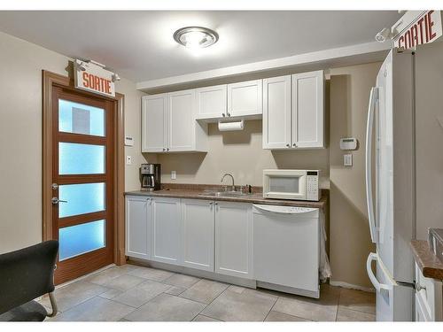 Kitchen - 3000 Ch. Ste-Thérèse, Carignan, QC - Indoor Photo Showing Kitchen