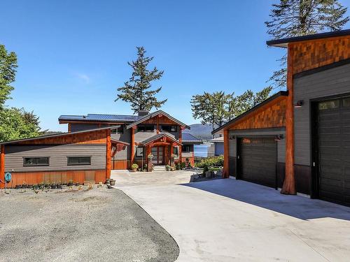 5760 Race Point Rd, Campbell River, BC 