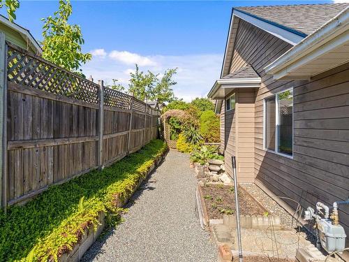 551 Hollywood Rd, Qualicum Beach, BC 