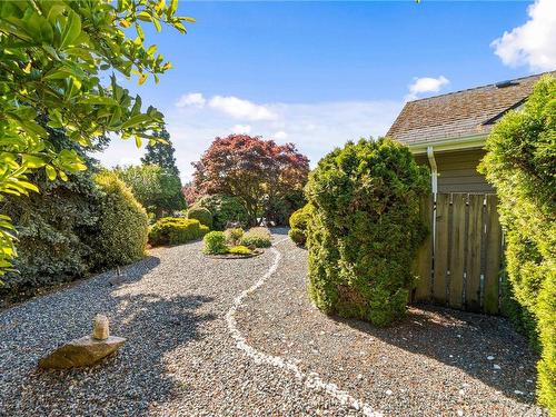 551 Hollywood Rd, Qualicum Beach, BC 