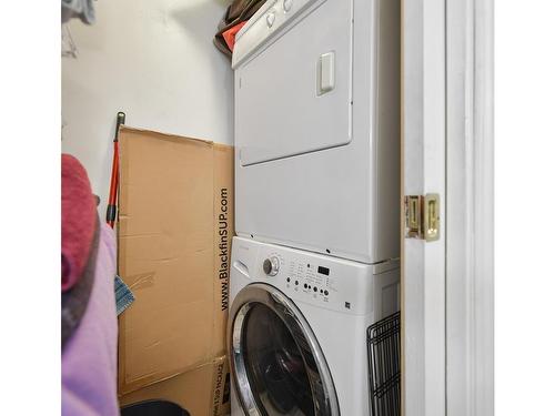 506-930 Yates St, Victoria, BC - Indoor Photo Showing Laundry Room