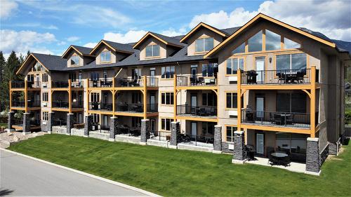 735 E2 - 700 Bighorn Boulevard, Radium Hot Springs, BC - Outdoor