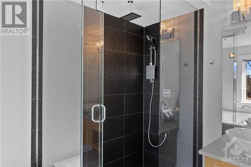 634 Westview Avenue, Ottawa, ON - Indoor Photo Showing Bathroom