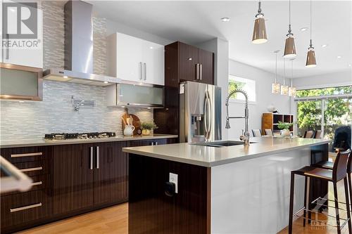 634 Westview Avenue, Ottawa, ON - Indoor Photo Showing Kitchen With Upgraded Kitchen