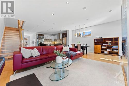 634 Westview Avenue, Ottawa, ON - Indoor Photo Showing Living Room
