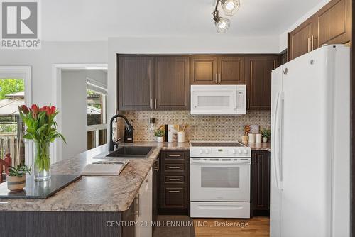 3305 Jackpine Road, Mississauga, ON - Indoor Photo Showing Kitchen With Double Sink
