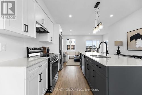 68 - 1595 Capri Crescent, London, ON - Indoor Photo Showing Kitchen With Double Sink With Upgraded Kitchen