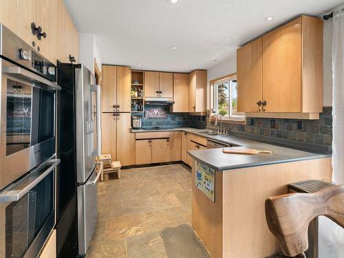 858 Douglas Road, West Kelowna, BC - Indoor Photo Showing Kitchen