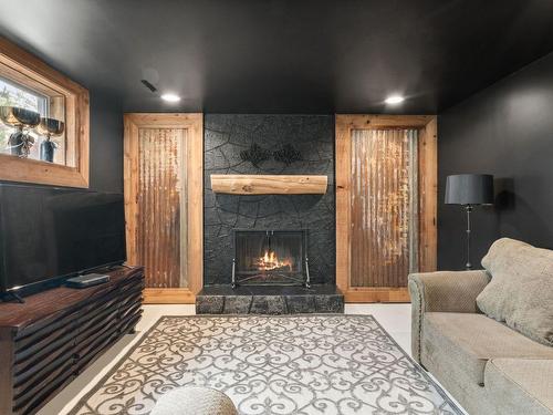 858 Douglas Road, West Kelowna, BC - Indoor Photo Showing Living Room With Fireplace