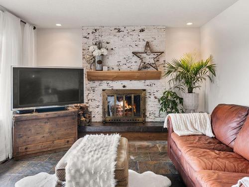 858 Douglas Road, West Kelowna, BC - Indoor Photo Showing Living Room With Fireplace