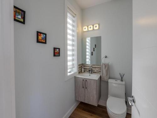 209 Ricard Place, Okanagan Falls, BC - Indoor Photo Showing Bathroom