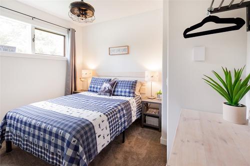 9-800 Idabel Lake Road, Naramata, BC - Indoor Photo Showing Bedroom