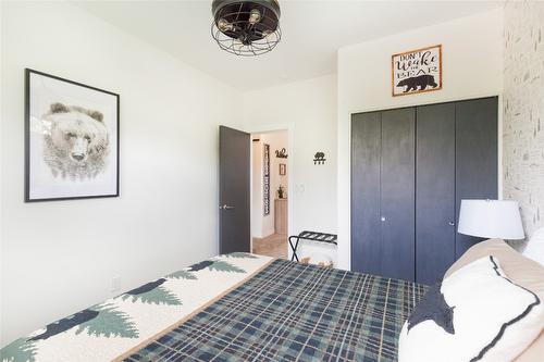 9-800 Idabel Lake Road, Naramata, BC - Indoor Photo Showing Bedroom