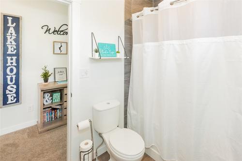 9-800 Idabel Lake Road, Naramata, BC - Indoor Photo Showing Bathroom