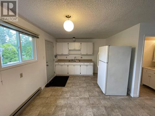 3946 Wren Avenue, Terrace, BC - Indoor Photo Showing Kitchen