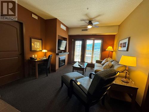 1200 Rancher Creek Road Road Unit# 445, Osoyoos, BC - Indoor Photo Showing Other Room