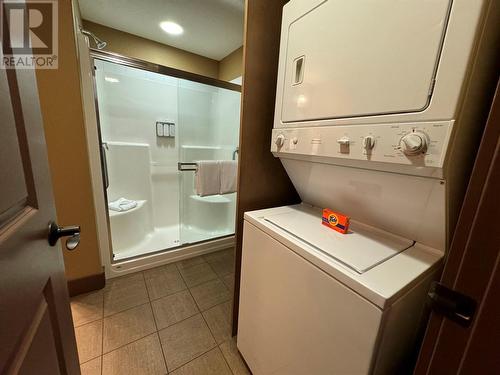 1200 Rancher Creek Road Road Unit# 445, Osoyoos, BC - Indoor Photo Showing Laundry Room