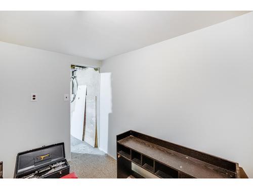 3004 5Th Ave, Castlegar, BC - Indoor Photo Showing Other Room