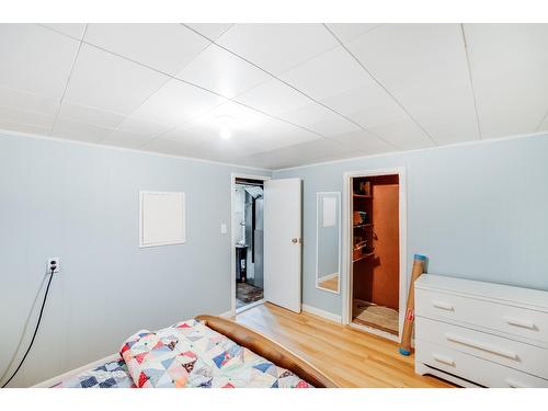 3004 5Th Ave, Castlegar, BC - Indoor Photo Showing Bedroom