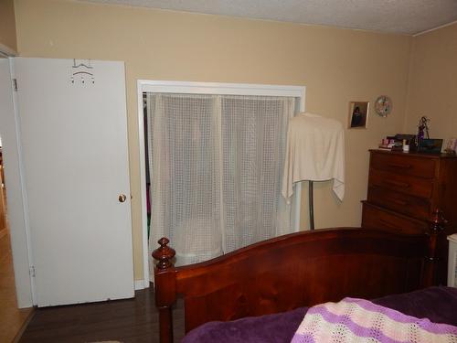 218 21St Avenue S, Creston, BC - Indoor Photo Showing Bedroom