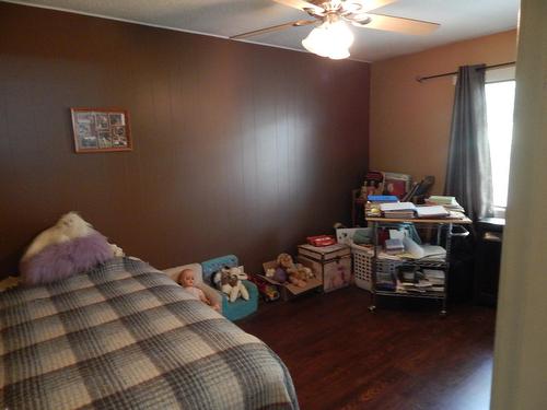 218 21St Avenue S, Creston, BC - Indoor Photo Showing Bedroom