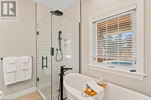 930 10Th Avenue E, Owen Sound, ON - Indoor Photo Showing Bathroom