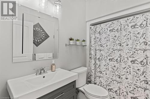 930 10Th Avenue E, Owen Sound, ON - Indoor Photo Showing Bathroom
