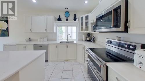 24 Sandpiper Place, Osoyoos, BC - Indoor Photo Showing Kitchen