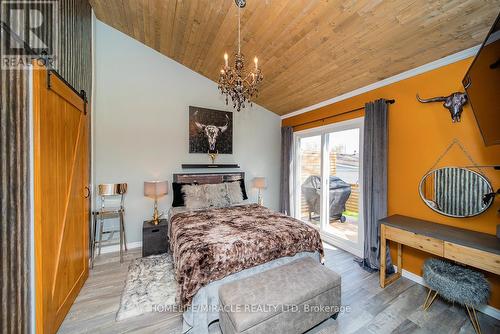 6238 Churchill Street, Niagara Falls, ON - Indoor Photo Showing Bedroom