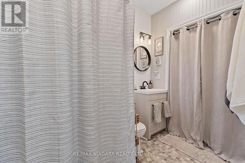 84 Steele Street, Port Colborne, ON - Indoor Photo Showing Bathroom