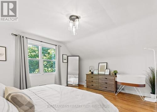 820 Duchess Drive, Mississauga, ON - Indoor Photo Showing Bedroom