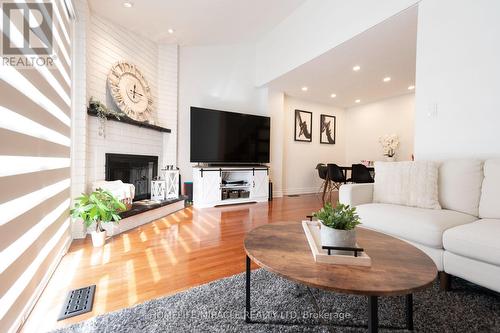 29 - 5020 Delaware Drive, Mississauga (Hurontario), ON - Indoor Photo Showing Living Room