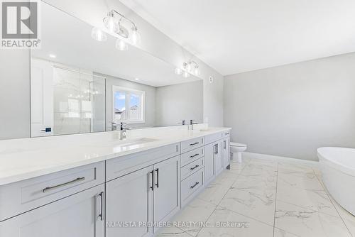 21 Greenbrier Ridge, Thames Centre (Dorchester), ON - Indoor Photo Showing Bathroom