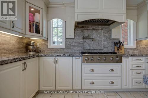 3465 19Th Side Road Side Road, King (Pottageville), ON - Indoor Photo Showing Kitchen With Upgraded Kitchen