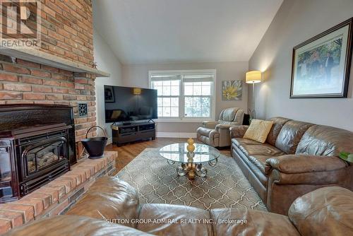 3465 19Th Side Road Side Road, King (Pottageville), ON - Indoor Photo Showing Living Room With Fireplace