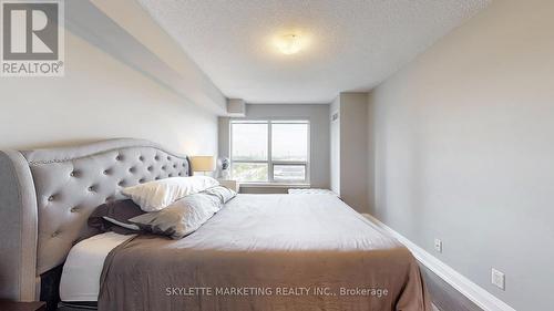 Ph15 - 370 Highway 7 E, Richmond Hill (Doncrest), ON - Indoor Photo Showing Bedroom