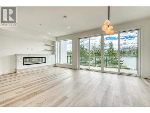 2735 Shannon Lake Road Unit# 109, West Kelowna, BC - Indoor With Fireplace