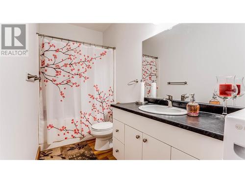 610 Muir Road, West Kelowna, BC - Indoor Photo Showing Bathroom