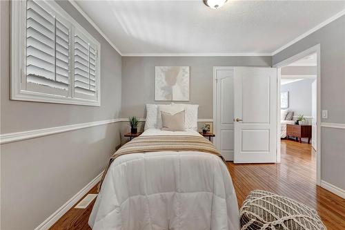 Freshly painted throughout - 40 Dunrobin Drive, Caledonia, ON - Indoor Photo Showing Bedroom