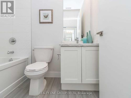 Gph2 - 4055 Parkside Village Drive N, Mississauga, ON - Indoor Photo Showing Bathroom