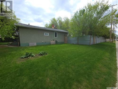 401 V Avenue S, Saskatoon, SK - Outdoor