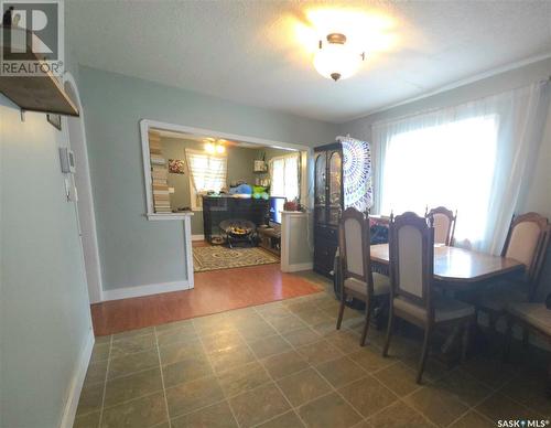 401 V Avenue S, Saskatoon, SK - Indoor Photo Showing Dining Room