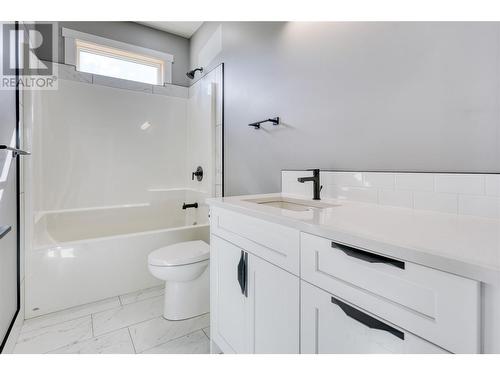 1250 Copper Road, Oliver, BC - Indoor Photo Showing Bathroom