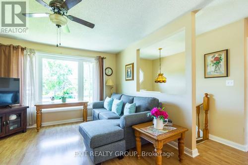 147 Baldwin Street, Brighton, ON - Indoor Photo Showing Living Room