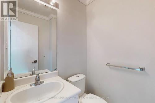 185 Cardinal Street W, Barrie, ON - Indoor Photo Showing Bathroom