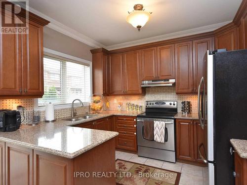 3437 Hideaway Place, Mississauga, ON - Indoor Photo Showing Kitchen