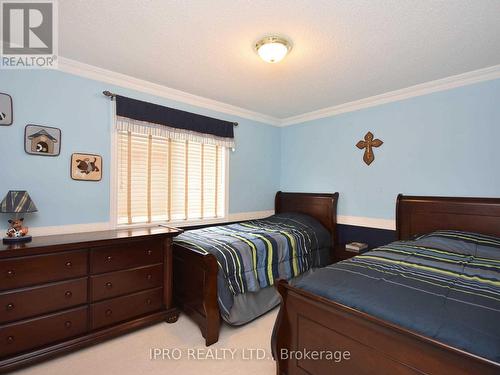 3437 Hideaway Place, Mississauga, ON - Indoor Photo Showing Bedroom