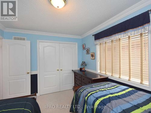 3437 Hideaway Place, Mississauga, ON - Indoor Photo Showing Bedroom