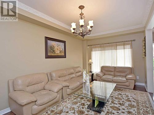 3437 Hideaway Place, Mississauga, ON - Indoor Photo Showing Living Room